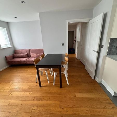 2-Bedroom Flat Walking Distance To Excel London - Perfect Location! Экстерьер фото